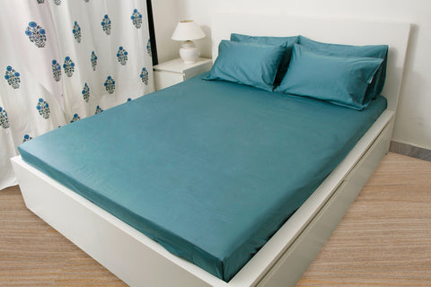 400 Thread Count Cotton Bedsheet & 2 Pillow Cases (Teal Blue)